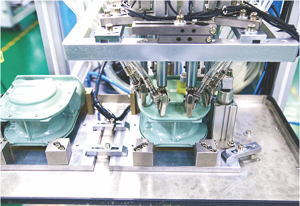 自動鎖螺絲機(jī)圖片